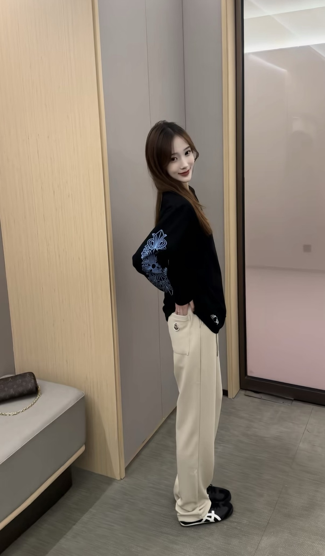 B 크ㄹ하츠ST 블루 홀스슈 롱슬리브 티셔츠 2컬러