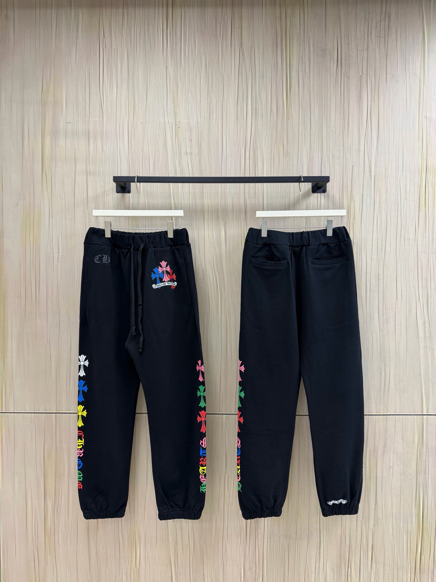 B 크ㄹ하츠ST 멀티컬러 크로스 스웨트팬츠